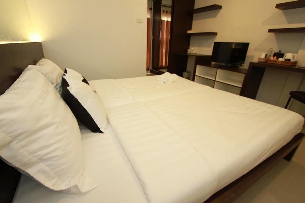 Bed By City Hotel Bangkok Exterior photo